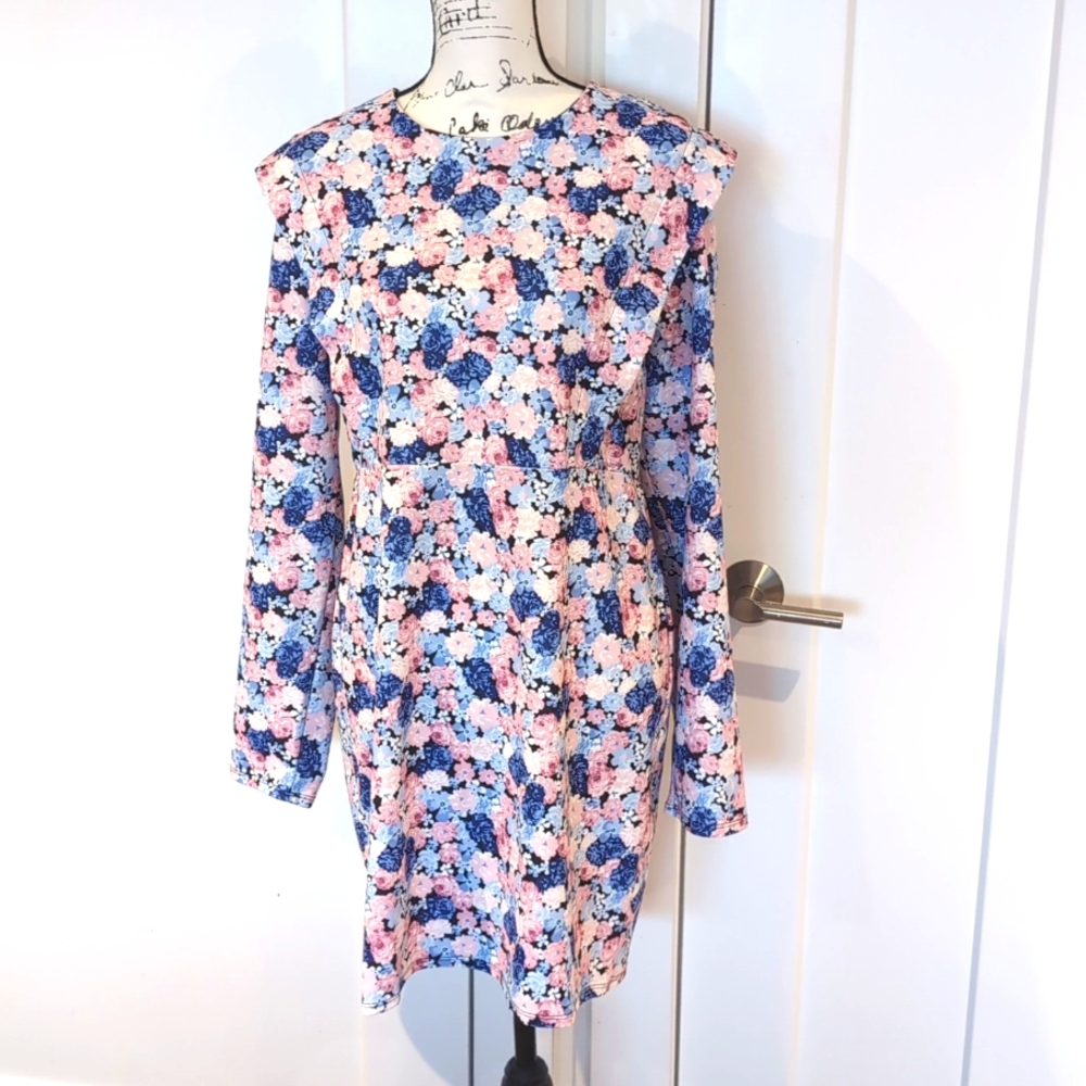 NEW long sleeve floral dress, sexy back detail
